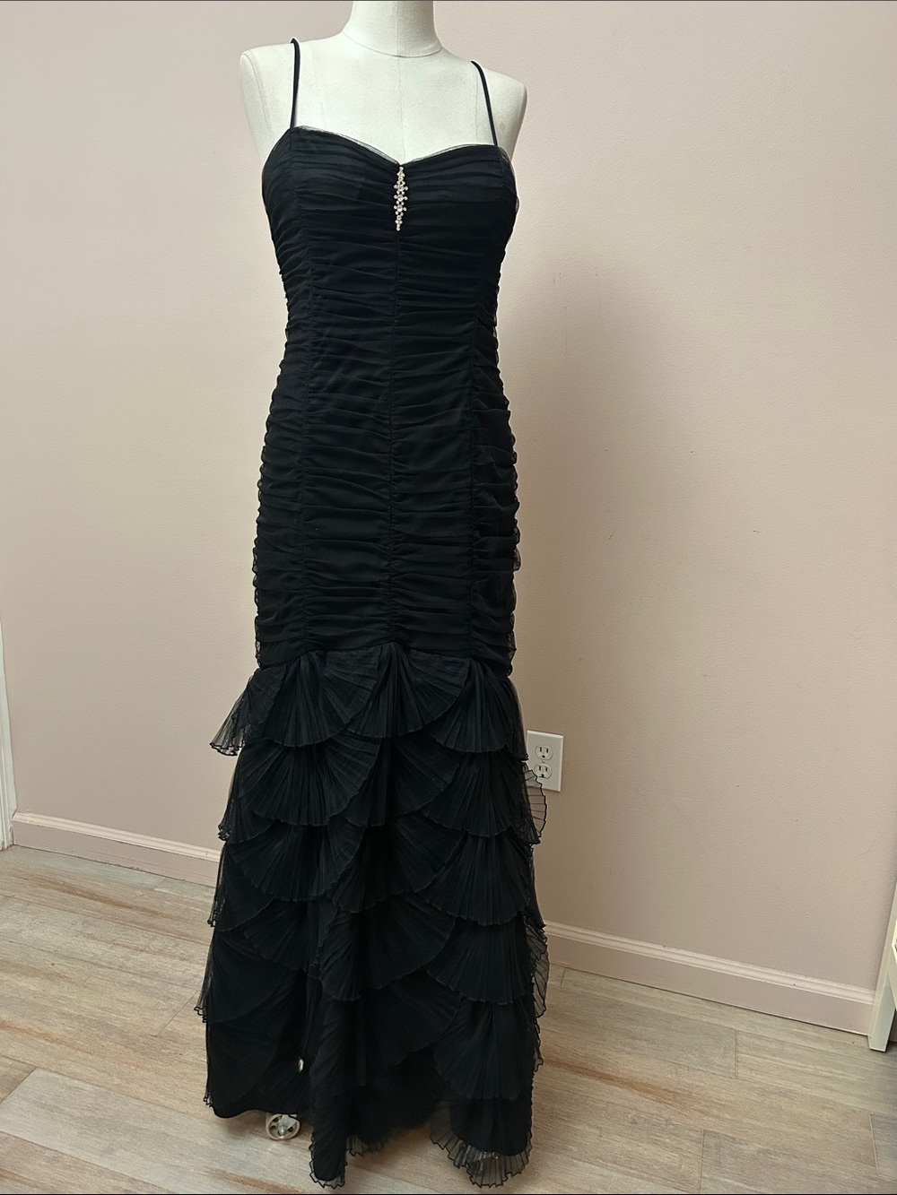 VTG Fiesta 80s Black Ruched Tiered Evening Gown mermaid silhouette size L
